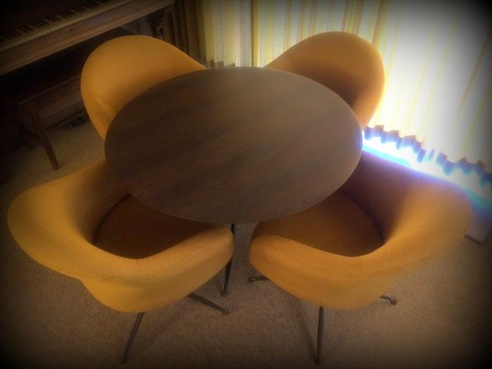 Fabulous vintage  mid century Baumritter table and four chairs ! Great condition!!!
