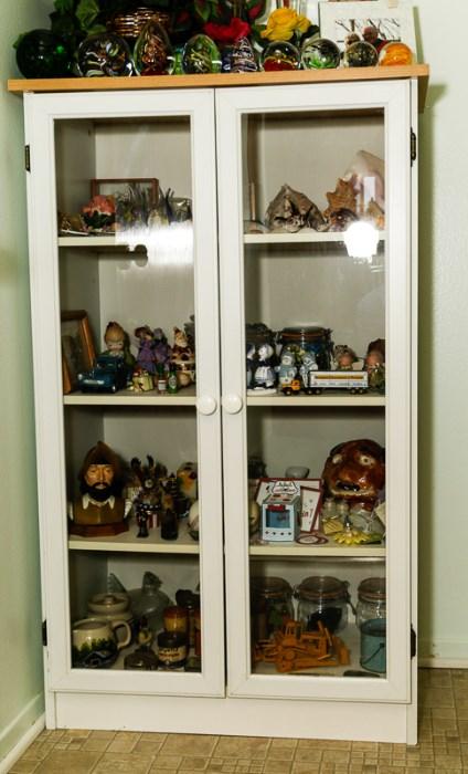 Many small collectibles