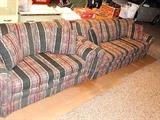 Broyhill Sofa and loveseat in very good condition