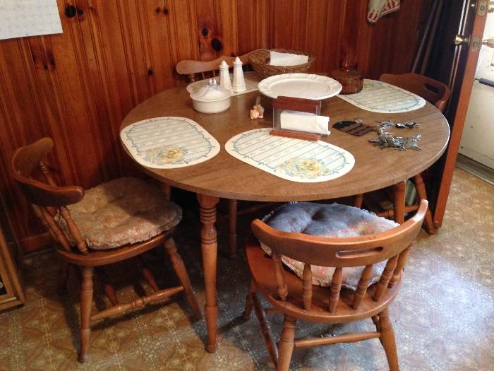 Kitchen table w/four chairs