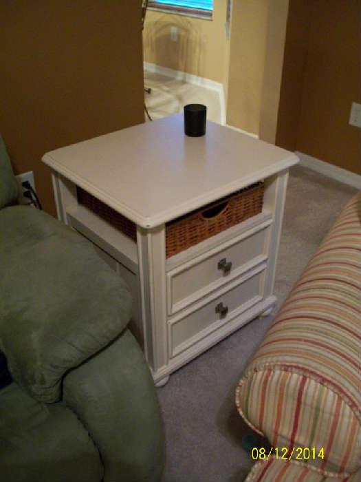 American drew end table