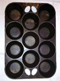 Griswold muffin pan
Cast iron