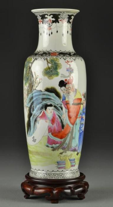 26.	Chinese Republic Period Porcelain Vase