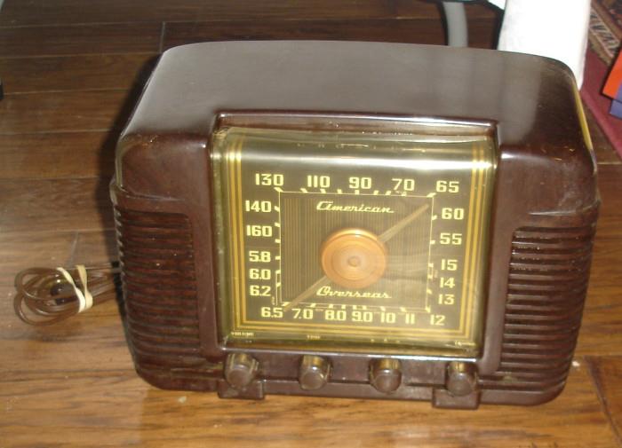 Vintage Crosley American Overseas radio