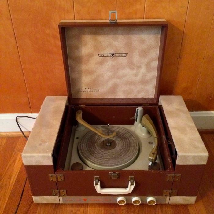 Vintage Travler turntable record player