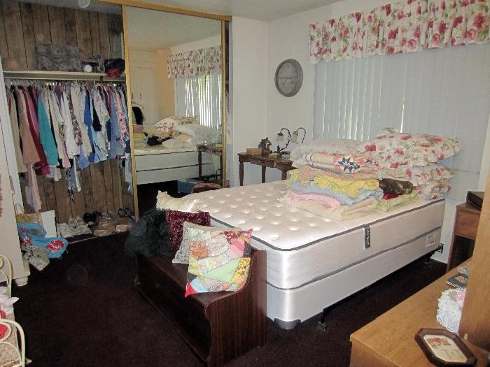 near new full size bed set