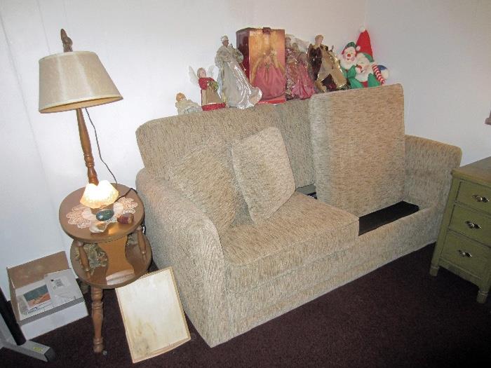 Full size sleeper couch in perfect condition