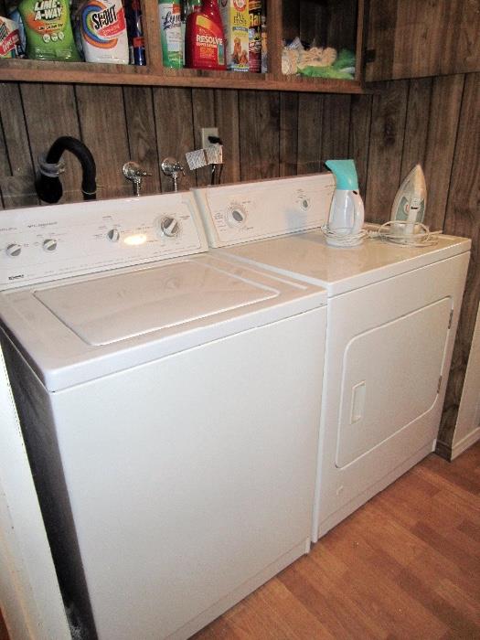 near new kenmore laundry set
