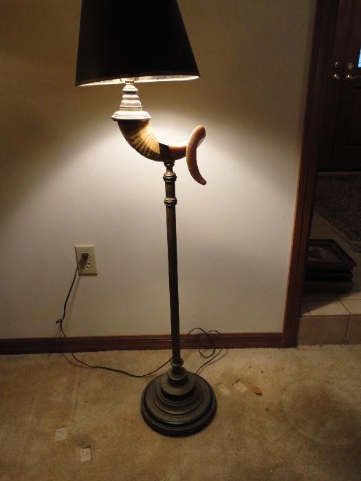 Unique Vintage ( not sure what kinda horn) floor lamp 