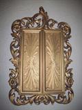 Hanging jewelry cabinet
