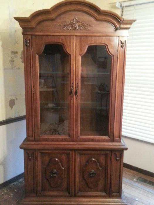 Very nice kitchen hutch. 40" inches in width.     Includes: table & 4 cloth top chairs - picture not shown.