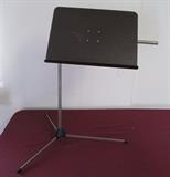 Adjustable music stand