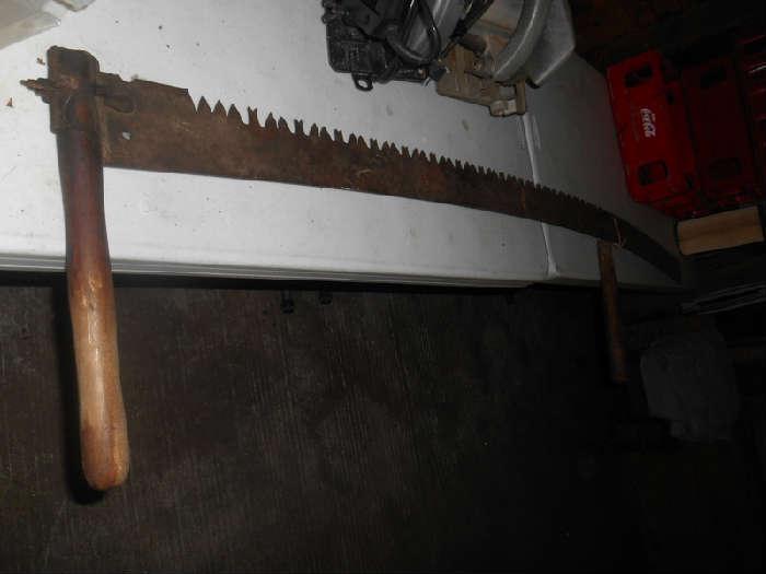 Antique 2 man Logger saw..1 handle needs to be reattached..Great shape on all teeth....