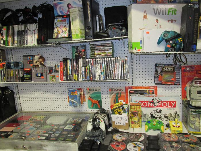 Retro Video Games, NES, SNES, N64, Gamecube, Wii, Balance Board, Atari, Xbox, 360, PS1, PS2, Gameboy, GBA, DS, Genesis, Dreamcast, CIB, Loose Discs And Carts