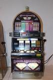 Double Diamond Deluxe Slot Machine