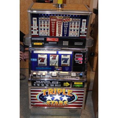 Triple Stars Slot Machine