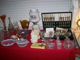 ARTGLASS, STATUES, SERVICE SET IN BOX