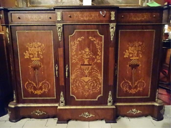 FRENCH EMPIRE STYLE MARQUETRY CHEST WITH GILT BRONZE MOUNTS