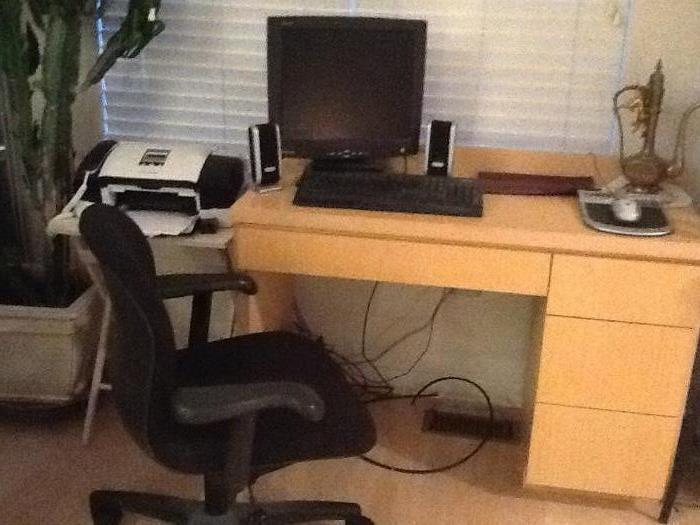 student desk with black office desk chair