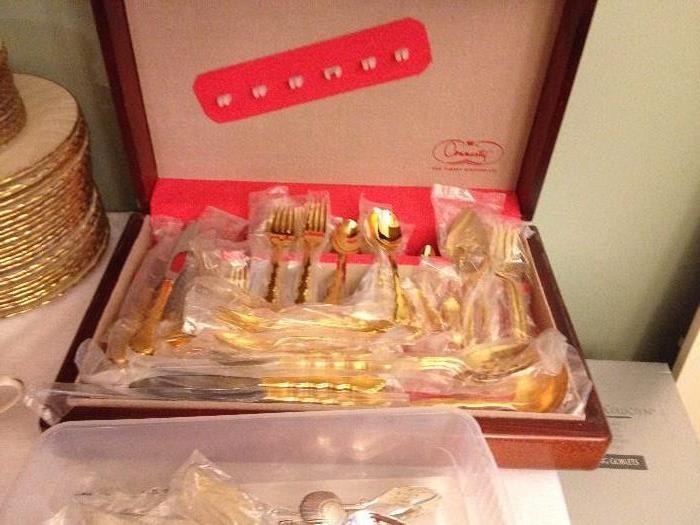 Community gold-plated flatware - 12 + place settings