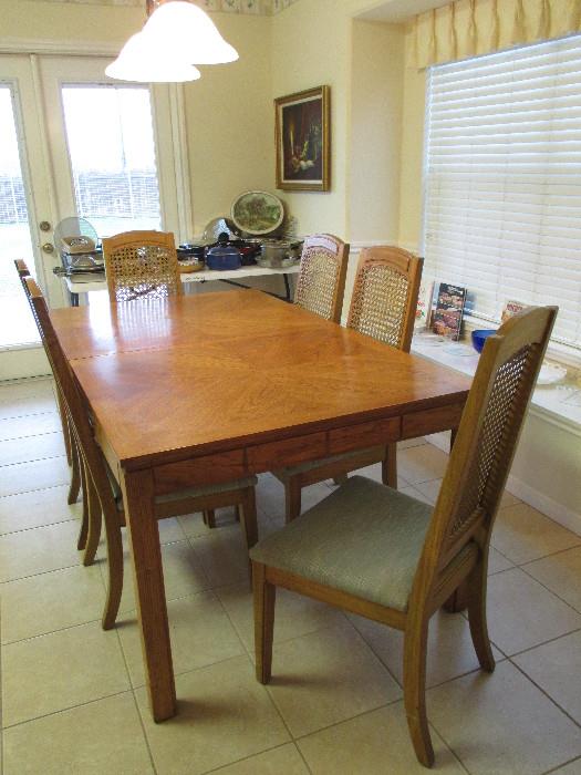 Nice Dining Room Table With Six Chairs And One Leaf