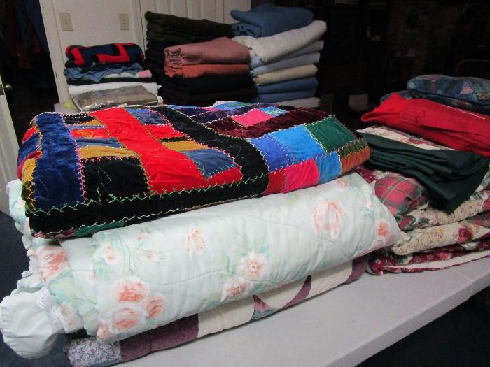 Beautiful comforters, quilts and wool blankets