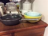 pan, pyrex bowls