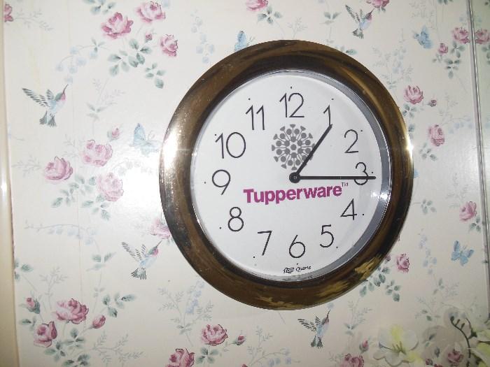 clock (Tupperware)