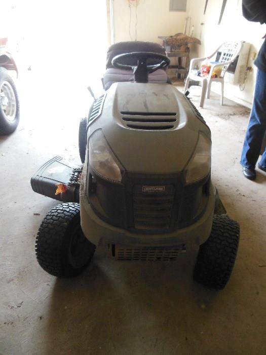 riding lawn tractor