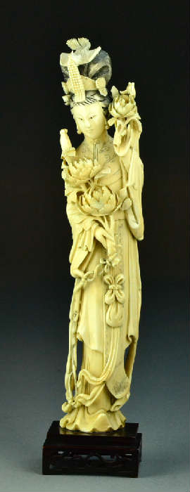 3.	Chinese Qing Carved Ivory Beauty