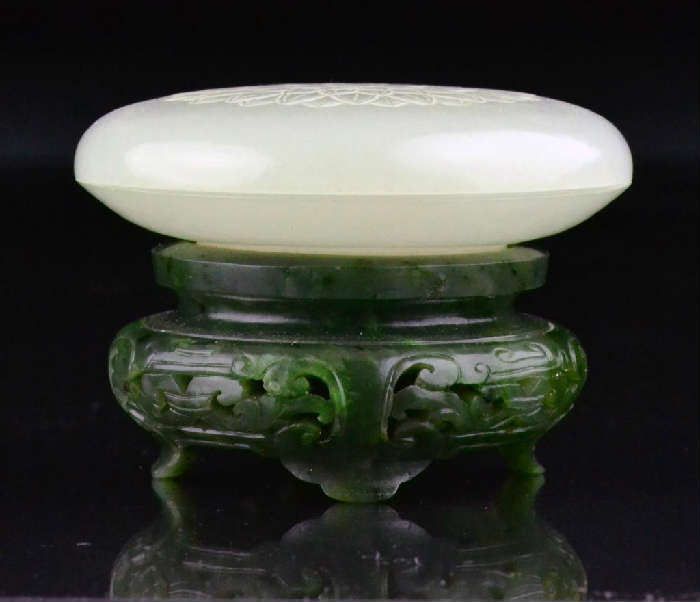 7.	Chinese Qing Carved White Jade Box On Spinach Jade Stand