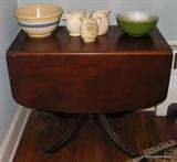 Duncan phyfe Style dropleaf table, 