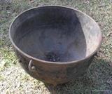 Large cast iron pot, no holes, great condition and large