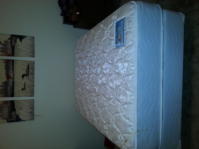perfect condition full size new mattress set