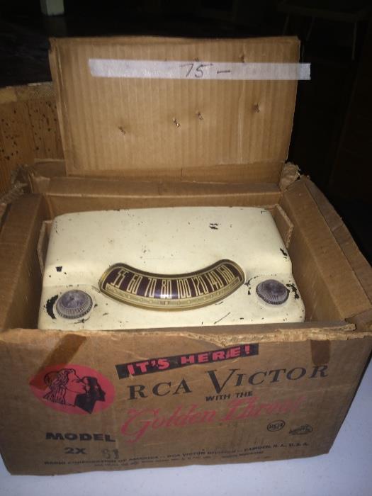 RCA VICTOR RADIO IN ORIGINAL BOX