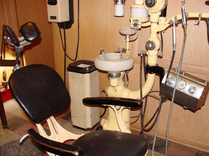 Retro dental chair