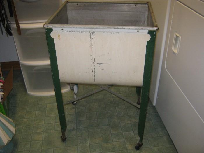 vintage Ideal galvanized wash tub