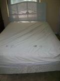 Full size bed w/ mattress