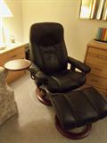 ekornes chair with ottoman