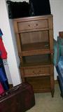 2 nightstands