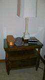 2 nightstands
