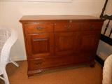 Sideboard/dresser