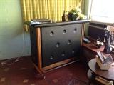 Retro padded vinyl bar