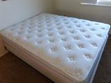 Queen "like new"  Jerome's Ocean Euro top Mattress