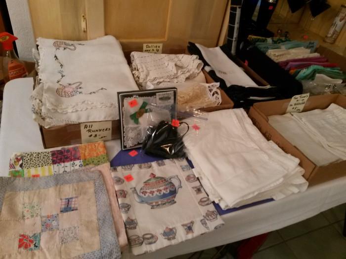 Doilies, napkins & small tablecloths