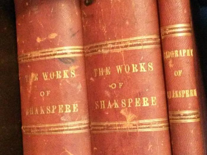 the works of Shakspere 2 vol. + bio. 