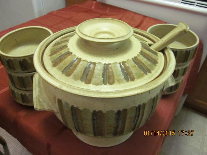 Zion Pottery Turine, Ladle, 12 bowls