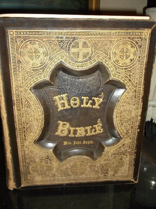 1800's family Bible in excellent condition 