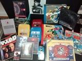 Collectibles galore! *STAR TREK *LOONEY TUNES * MARVEL UNIVERSE * BATMAN *LORD OF THE RINGS 