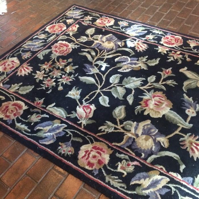                     5' x 7'.5" decorative rug 